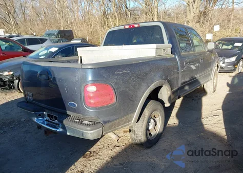 2002 Ford F-150 Lariat/Xlt z USA, uszkodzony, nr VIN 1FTRW08L52KB27421